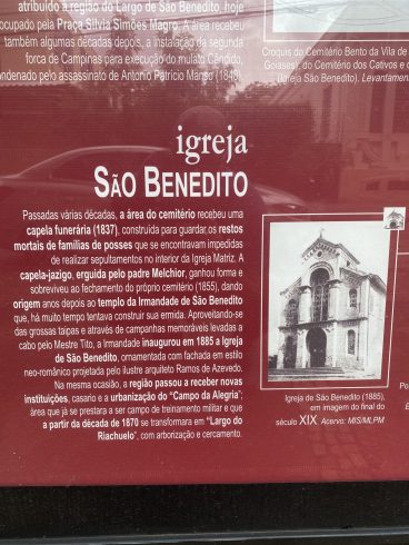 Placa com referência a Mestre Tito, em frente à Igreja de São Benedito, em Campinas. Crédito: Tiago Rogero